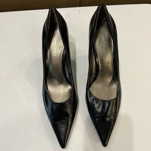 Nine West Black Pumps (SIZE 7.5)
